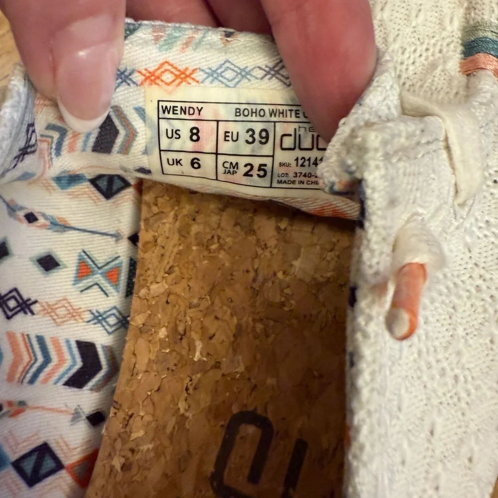 Hey Dude Wendy size 8 shoe - Picture 4 of 5